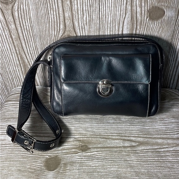 Perlina Black Leather Handbag - Picture 2 of 16